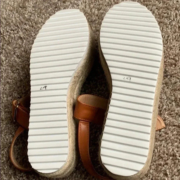 Cognac Brown Wedge Sandals Size 7.5 NEW - Picture 9 of 9